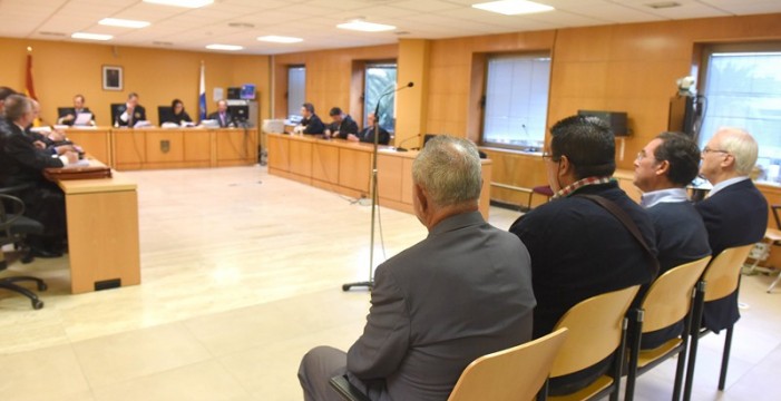 Antonio Plasencia, José Enrique Morales y Pedro Sicilia firman el acuerdo de "culpabilidad" en el caso Áridos para evitar la la entrada en la cárcel