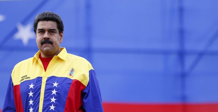 Maduro critica la actitud "intervencionista, racista y colonialista" de Rajoy