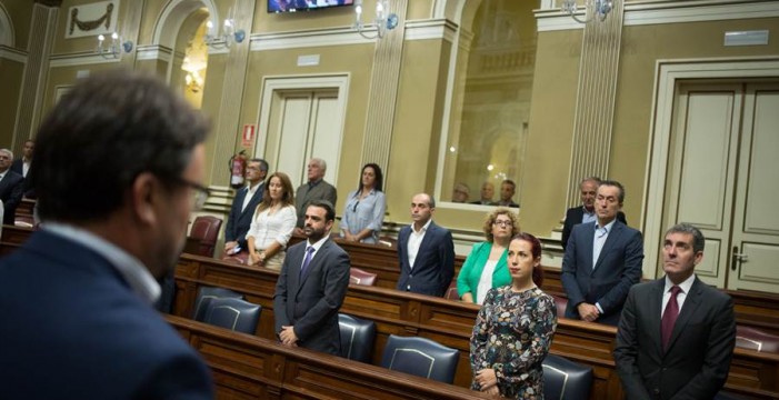 El PP insta a PSOE y CC a un pacto isleño frente al "chantaje" catalán