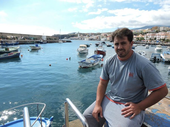 Víctor Díaz, patrón de la Cofradía Nuestra Señora de Candelaria, en el varadero del refugio pesquero. | NORCHI