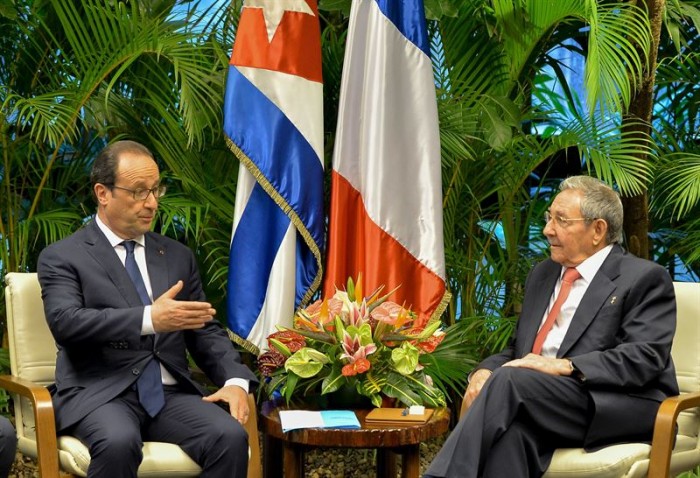 Castro devuelve así la "histórica" visita de Hollande a Cuba. / REUTERS