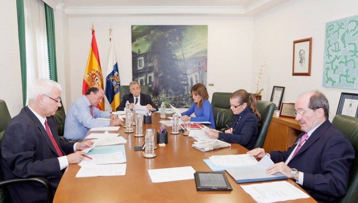 Pleno de la Audiencia de Cuentas de Canarias. / DA
