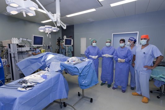 El Hospital San Juan de Dios aumenta la cualificación de sus cirujanos en técnicas laparoscópicas