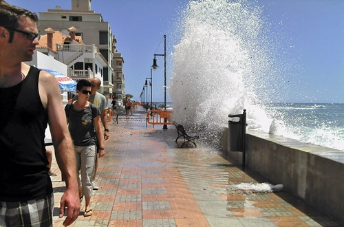 Alerta por fuerte oleaje en Canarias