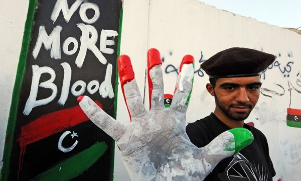 Gadafi agota sus últimas bazas, rechazadas de pleno en Trípoli