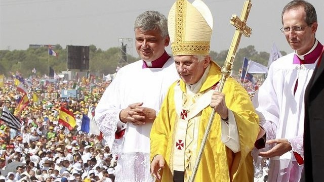 Un millón y medio de peregrinos despide al Papa en Cuatro Vientos