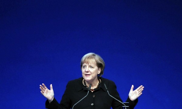 Merkel cree que la emisión de eurobonos es una medida "absolutamente equivocada"