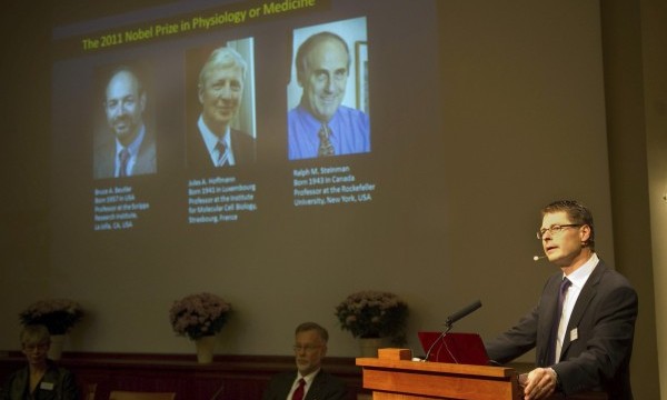 Tres científicos ganan en Nobel de Medicina