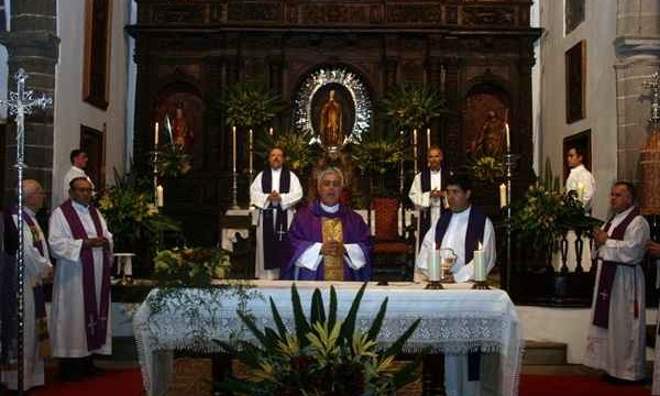Cabildo y Obispado concluyen la restauración de las cubiertas de la iglesia de San Blas de Mazo