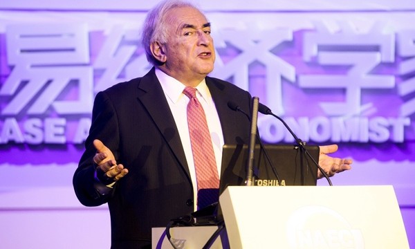Dominique Strauss-Kahn dice en Pekín que el euro está "a punto de hundirse" 