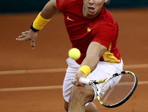 Rafael Nadal se impuso con autoridad y por la vía rápida a Juan Mónaco
