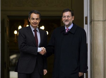 Zapatero y Rajoy centran en la economía su última reunión en La Moncloa