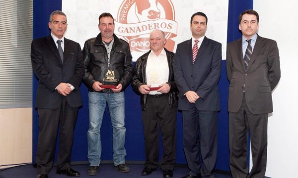 Danone Canarias premia la excelencia y la innovación de los ganaderos Manuel Muñoz y Manuel Alonso