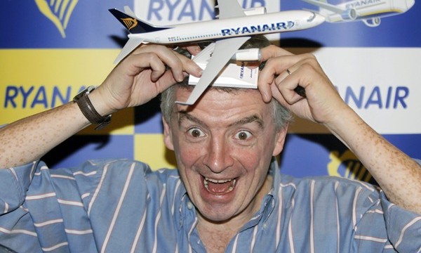 Los trabajadores de Spanair rechazan la oferta de empleo de Ryanair por obligarles a cotizar en Irlanda