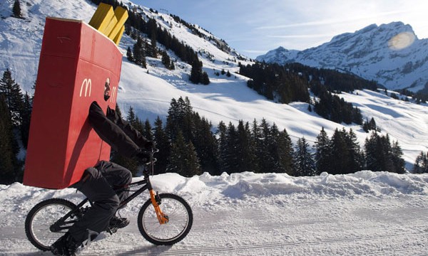 Carrera de la nieve en mountain bike