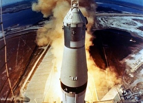 Encuentran los motores del Apolo 11 en el fondo del Atlántico