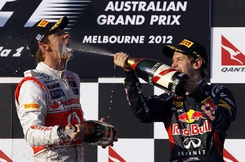 Jenson Button gana en Melbourne y Alonso acaba quinto