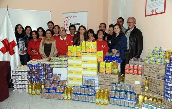 Cruz Roja recauda más de 1000 euros para la campaña de alimentos, gracias a los grupos del carnaval