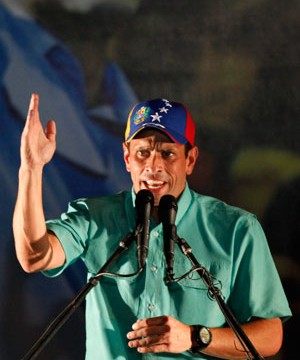 Capriles invita a Chávez a votarle tras quejarse éste de los fallos de su Gobierno