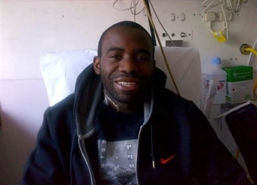 Muamba ya sonríe en el hospital y agradece el "apoyo abrumador" que ha recibido