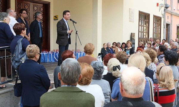 300 mayores de Tacoronte visitan el municipio de Arona