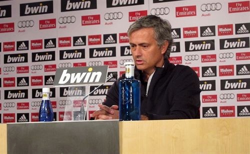 Mourinho: "No sé si Kaká se queda o no, pero si se queda estaré encantado"