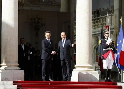 Hollande toma posesión como presidente de la República francesa