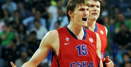 Kirilenko y Teodosic (CSKA de Moscú) apartan al campeón de la final