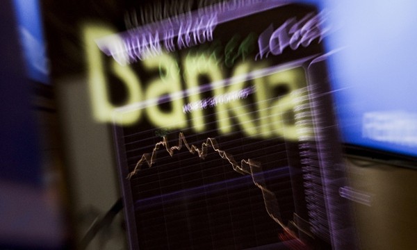 Bankia se desploma y arrastra al IBEX 35