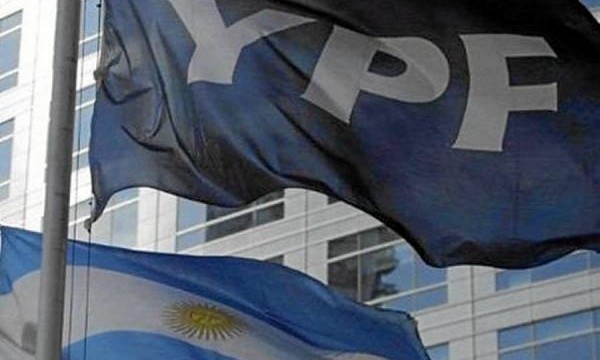 Chávez insta a Repsol a llegar a un acuerdo "amistoso" con Argentina por la nacionalización de YPF