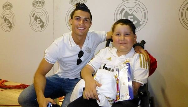 Cristiano Ronaldo costea el tratamiento de un niño canario con cáncer en Madrid