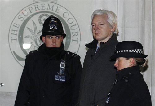 Assange pide asilo político a Ecuador para impedir su extradición a Suecia