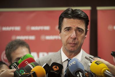 Soria anuncia que devolverá las ayudas a las renovables en Canarias