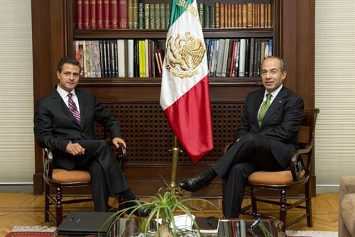  Calderón y Peña Nieto acuerdan llevar a cabo un proceso "ordenado" de transición política y administrativa
