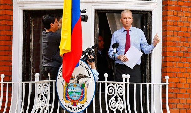 Correa: "Asaltar la Embajada ecuatoriana en Londres sería un suicidio"