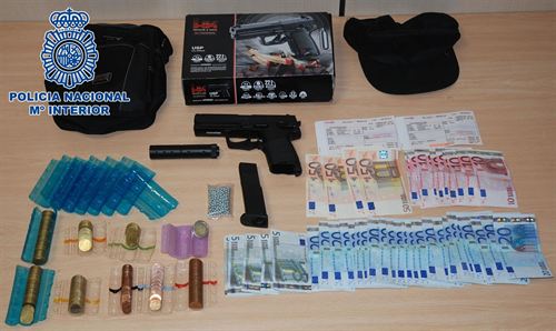 La Policía Nacional detiene al presunto autor de tres atracos con pistola en bancos