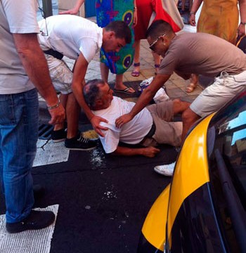 Herido menos grave tras ser atropellado en la esquina de Miraflores con Alfaro