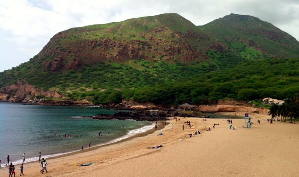Cabo Verde anima a empresas españolas a invertir en el país, que atraerá un millón de turistas en 2015
