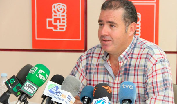 Manuel Fumero se presenta a la secretaría del PSC en Tenerife