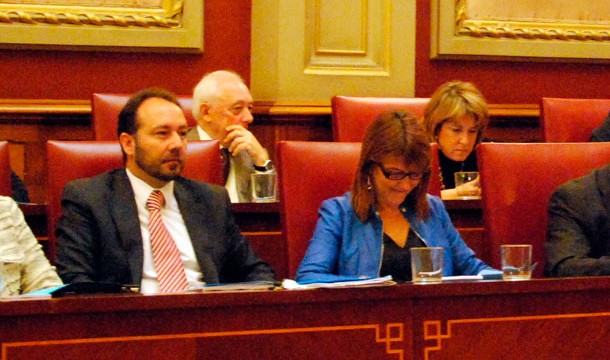 El PSOE exige a Arocha y Molina que abandonen el Ayuntamiento
