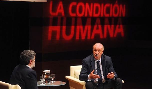 Vicente del Bosque: “El fútbol no oculta los problemas del país”