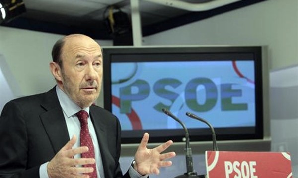 Rubalcaba dice que Rajoy no sabe "qué hacer con España" y apela al consenso