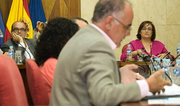 El PP acusa al PSOE de defender las cuentas para agarrarse al sillón 