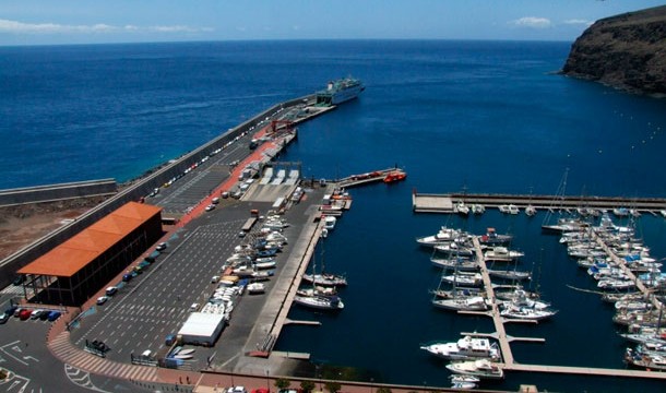 Taxis de otros municipios pueden cargar en el puerto de San Sebastián