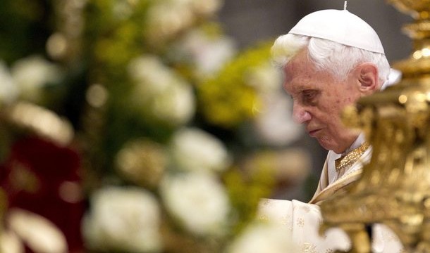 El papa rechaza la violencia en nombre de Dios y pide arados en vez de armas