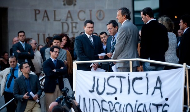 Jueces, fiscales y abogados paran en Tenerife para que Ruiz-Gallardón rectifique