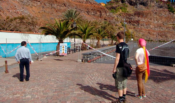 Cierran el acceso a la playa de La Cueva, en San Sebastián de La Gomera