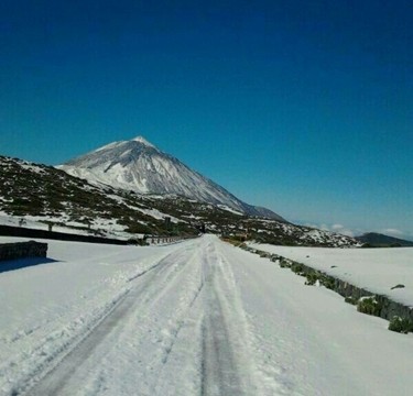 Nieve y temperaturas muy bajas en las cumbres de Tenerife