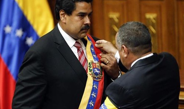 Nicolás Maduro, investido como presidente interino de Venezuela