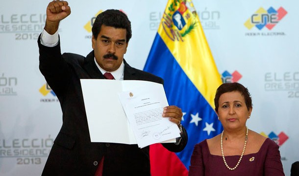 Maduro acusa a Capriles de dirigir un golpe de Estado al no reconocer la voluntad de la mayoría
